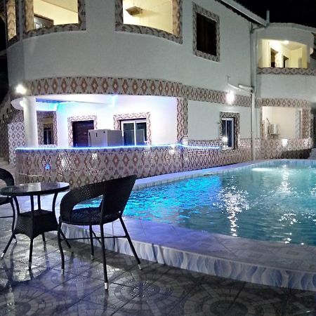 Blessing Holiday Homes - Diani Beach Exteriör bild